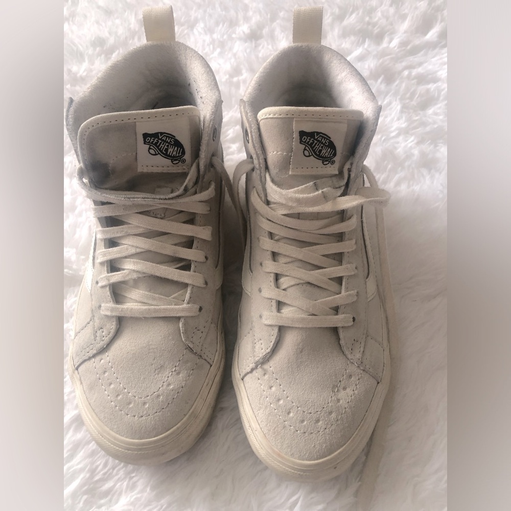 Unisex Van’s MTE High Tops
Used